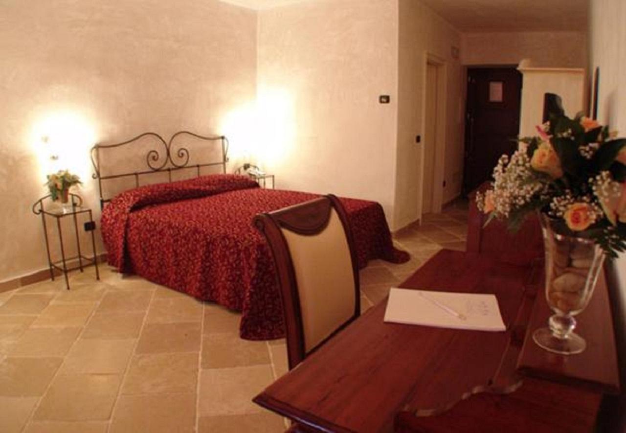 Hotel Masseria Donnaloia 5*
